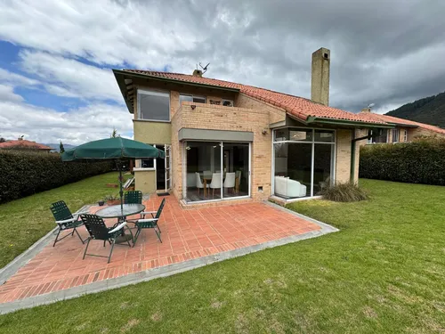 Vendo Casa En Macadamia, La Calera (18733).