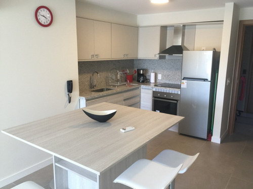 Alquiler 1 Dormitorio Torre Greenlife, Punta Del Este.