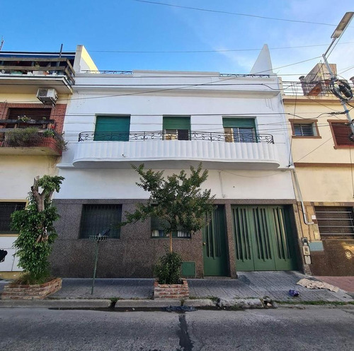 Casa En Venta - 4 Dormitorios 2 Baños - 179mts2 - Avellaneda