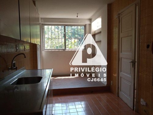 Imagem 7 de 30 de Casa Duplex Estilo Normando, 9 Quartos E 6 Vagas. - 28092