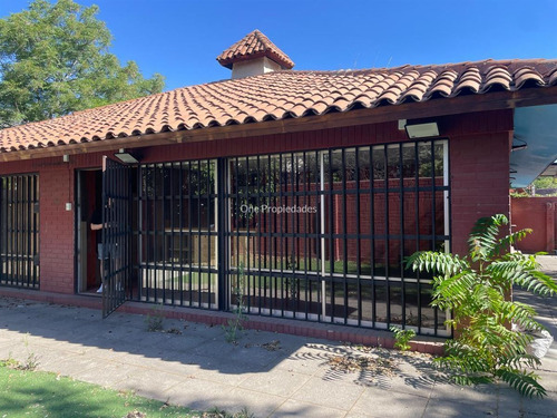 Local Comercial En Arriendo En Lo Barnechea. Excelente