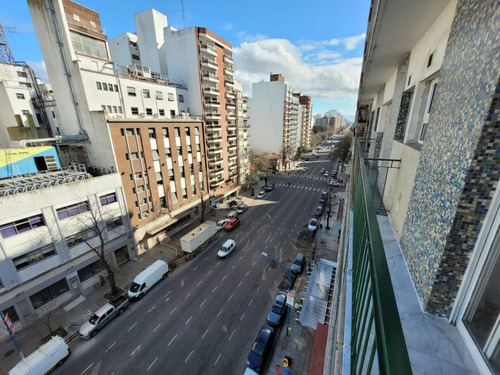 Imagen 8 de 8 de Departamento 1 Ambiente Dividido C/doble Circulación Y Balcón Saliente