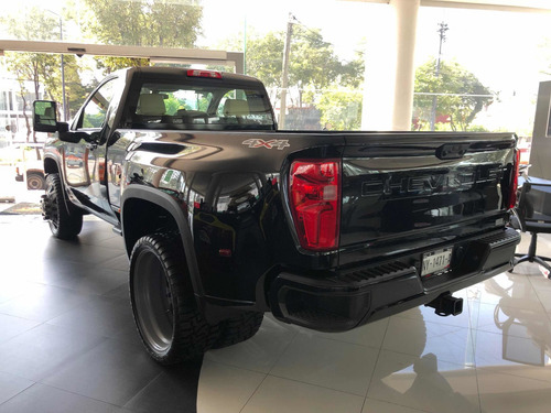 Imagen 4 de 9 de Chevrolet Silverado 6.6 L 3500 Cab/reg
