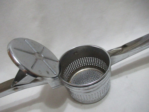 Prensa Pisa Papa Puré Metal Made In Hong Kong (6099) (Usado)
