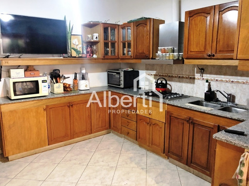 Imagen 6 de 14 de Venta - Impecable Dúplex Haedo, José M. Moreno Al 1100.