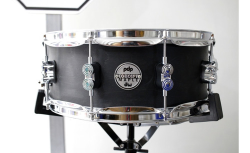 Caja 14x5.5 Black Wax // Concept // Pdp // Lucy Rock
