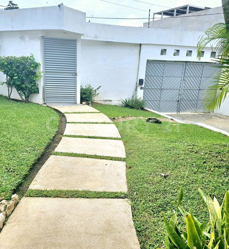 For Rent Very Spacious House And Land At Ejido Playa Del Carmen P3442