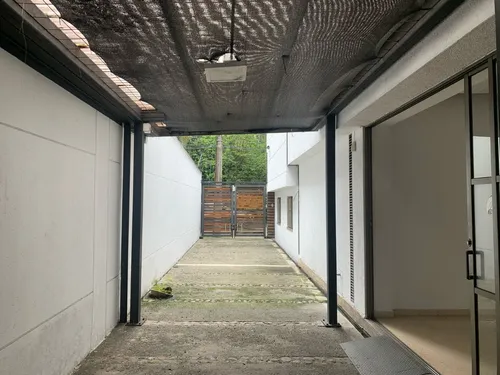 Local Comercial En Arriendo, El Poblado