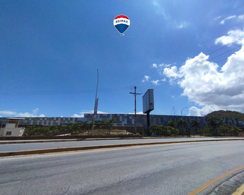 Re/max 2mil Vende Negocio En Mun. Maneiro, Isla De Margarita, Edo. Nueva Esparta