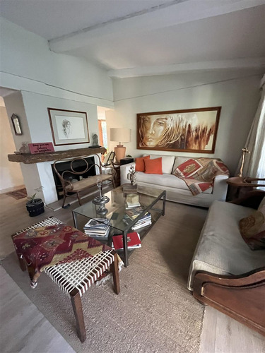 Casa En Venta De 4 Dorm. En Vitacura