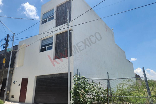 Venta De Edificio En Zona Céntrica De Querétaro, Ideal Para Oficinas