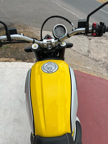 Imagen 3 de 16 de Ducati Scrambler Icon Impecable