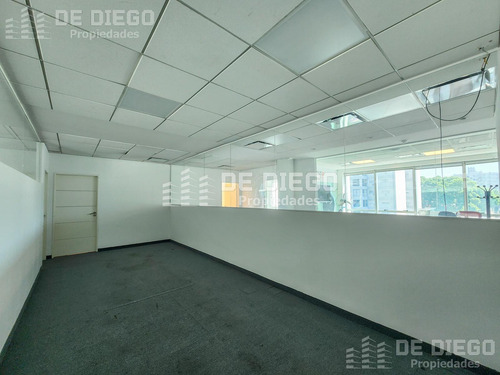 Venta Oficina De 260 M2 Con 4 Cocheras En Edificio One World, Olivos, Vicente Lopez