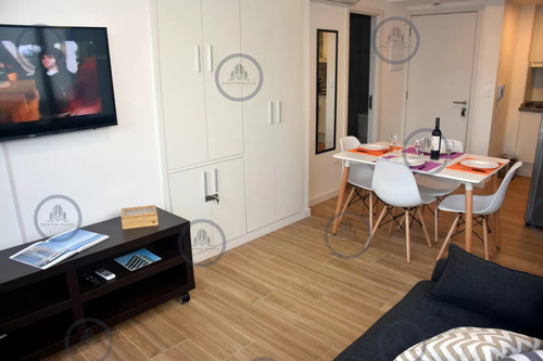 Alquiler De Moderno Apartamento De 1 Dormitorio A Metros De Playa Brava, Punta Del Este