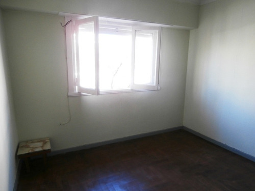 Imagen 3 de 8 de Departamento De 1 Ambiente. Estado Original. Apto Credito. Zona Clinica 25 De Mayo.