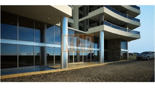 Divino Impecable Con Servicios Piso 24 Vista 360 Grados Con Servicios-ref:14508