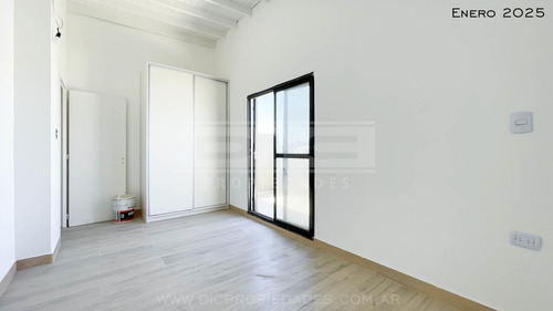 Triplex 3 Dormitorios A Estrenar Venta - Munro