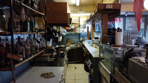 Se Arrienda Restaurante Funcionando Con Patentes!!!