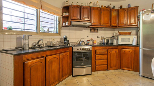 Venta Casa De Tres Dormitorios Con Patio Y Pileta
