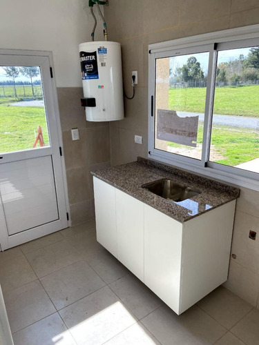 Casa En Venta - 3 Dormitorios 3 Baños - Cochera - Cruz Del Sur, San Vicente