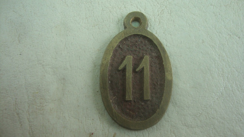 Antigua Medalla Bronce N.11 - 3,7 X 2,2 X 1,5mm Espesor