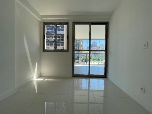 Imagem 17 de 30 de Excelente Cobertura Duplex De Alto Padrão Com Três Suítes Na Avenida Afrânio De Melo Franco, Leblon. - Co00045 - 69400596
