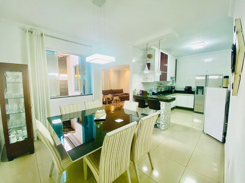 Imagem 3 de 20 de Casa Em Meio Lote No Bairro Cabral/ Contagem