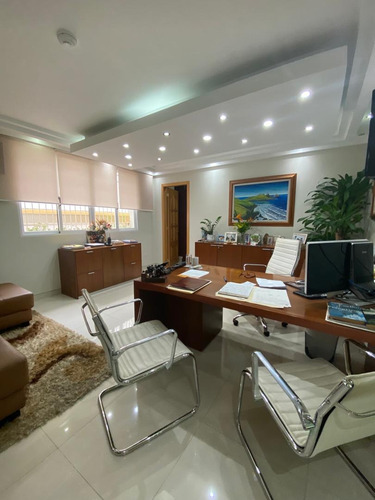 Casa Comercial En Venta En La Castellana