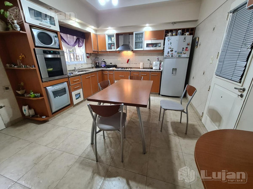 Imagen 21 de 30 de Fonrouge Al 1000 Hermosa Casa Con Cochera, Patio, Sauna Y Sum