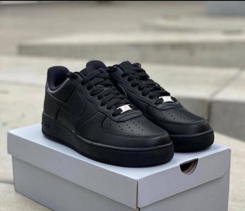 Tenis Air Force 1 Negros #23.5mx (Usado)