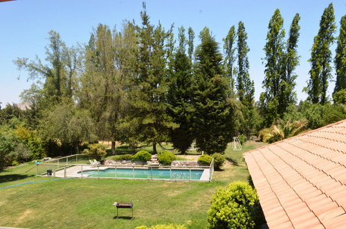 5 Dorm + Serv., Hermoso Jardín, Piscina, Excelente Ubicación