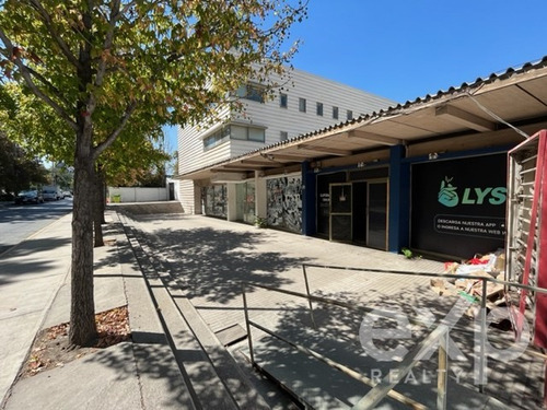 Gran Local Comercial En Av. Las Condes