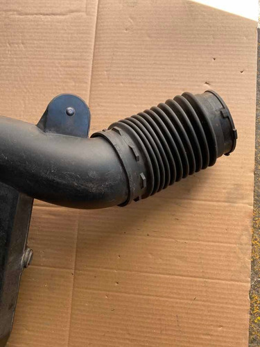 Toma De Aire Motor Gusano Escalade Yukon Tubería 15884353 (Usado)