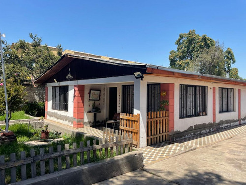 Se Vende Casa En Quinta Normal Con Amplio Terreno - Silvia.