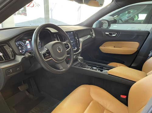Imagem 9 de 13 de Volvo Xc60 2019 2.0 D5 Momentum Drive-e 5p
