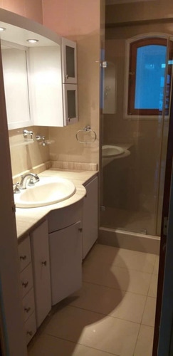 Imagen 9 de 12 de Casa Enpueblo Viejo De 3 Niveles Con Muelle - 0424-8116548