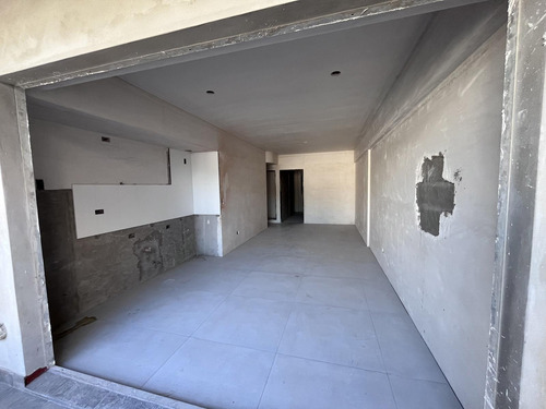 Argerich 1700- Departamento De 2 Ambientes Al Frente Con Dormitorio En Suite.