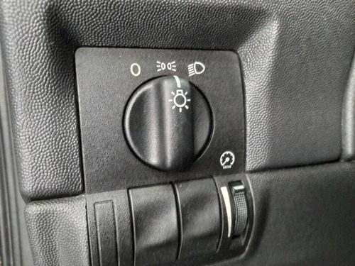 Imagem 9 de 10 de Chevrolet Montana Conquest 2008