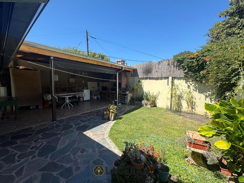 Casa 3 Amb Con Cochera En Villa Ballester
