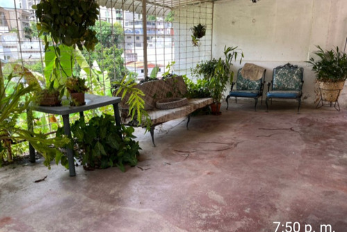 Bello Monte Vendo Casa Pareada En Estado Original340 M2