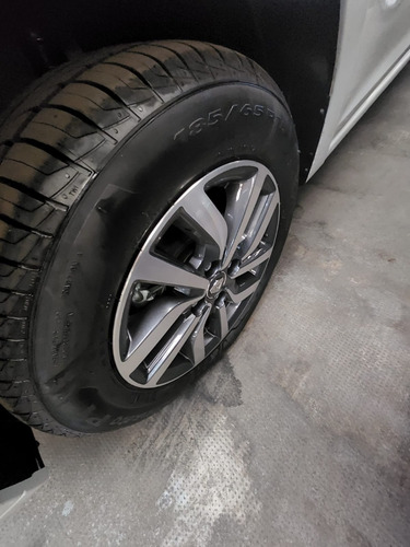 Imagen 12 de 17 de Renault Logan Ph2 Life 1.6 (jir)