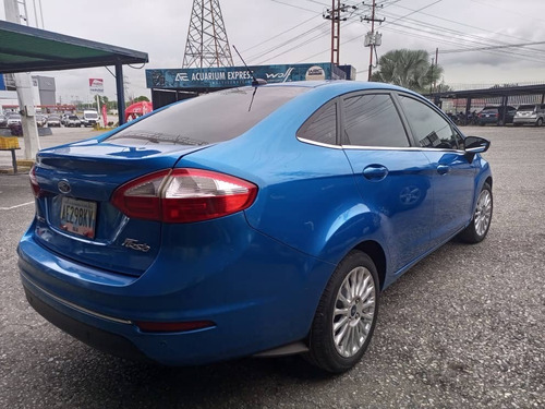Imagen 5 de 15 de Ford Fiesta Titanium