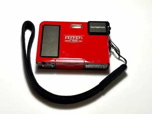 Camara Olympus Ferrari Digital Model 2004 Limited Edition