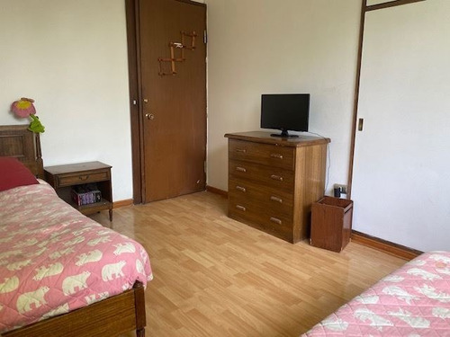 Casa En Venta De 4 Dormitorios En La Reina