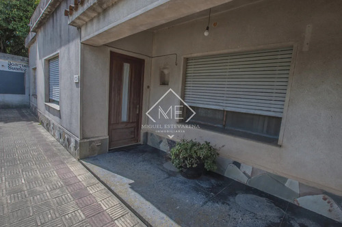 Casa De Dos Dormitorios A La Venta En Minas.