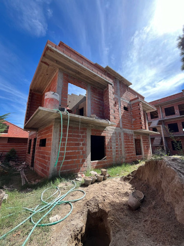 Venta Duplex En Mar Del Tuyu, Venta En Pozo, Excelente Ubicacion!!, Av. 79 Nro. 141, La Costa