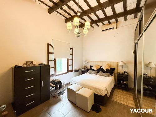 Casa En Venta - 3 Dormitorios 3 Baños - 2.100mts2 - Villa Elisa