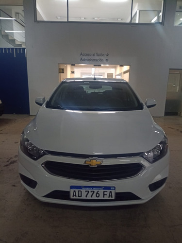 Imagen 2 de 6 de Chevrolet Onix Lt