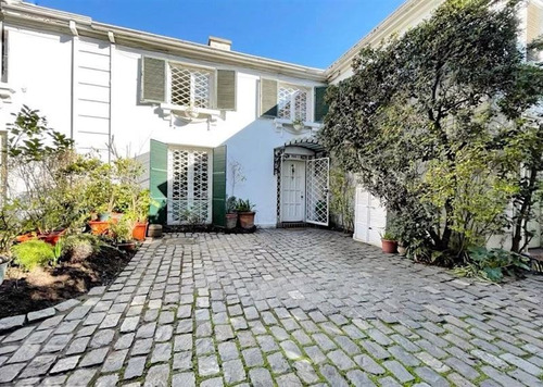 Imagen 2 de 12 de Casa En Venta En Las Condes