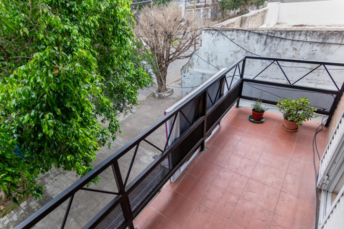 Venta De Casa 2 Dormitorios Con Cochera En Rosario - Humberto Primo Al 1500